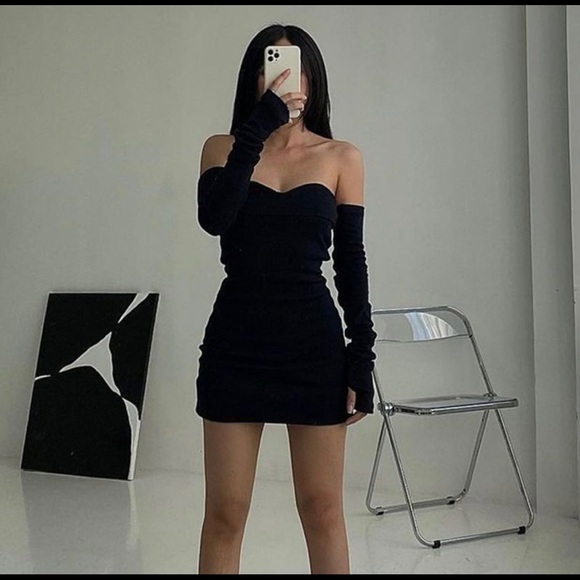 BLACK BODYCON DRESS WITH SLEEVES - Picture 2 of 10